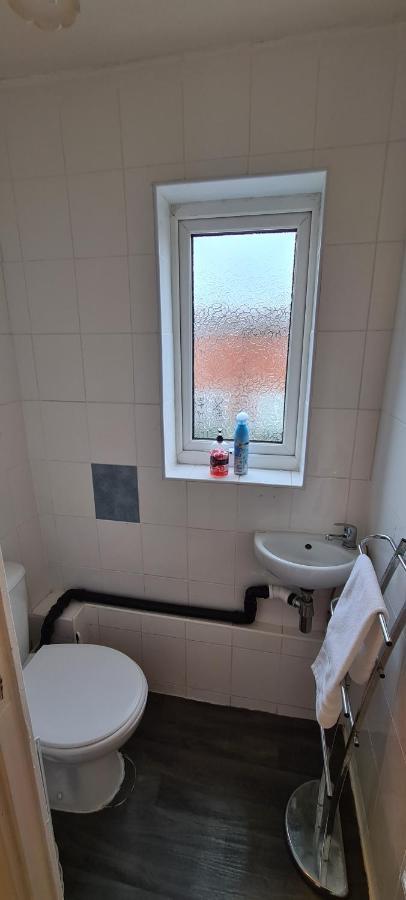 Lovely House 6 Mins Drive To Town Sleeps 1 To 6 Apartment *
