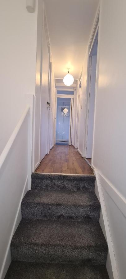 Lovely House 6 Mins Drive To Town Sleeps 1 To 6 Liverpool