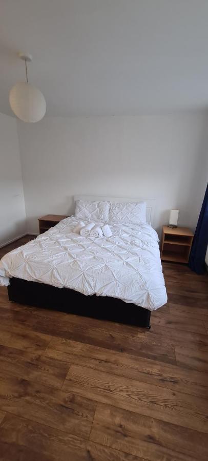 Apartment Lovely House 6 Mins Drive To Town Sleeps 1 To 6 *